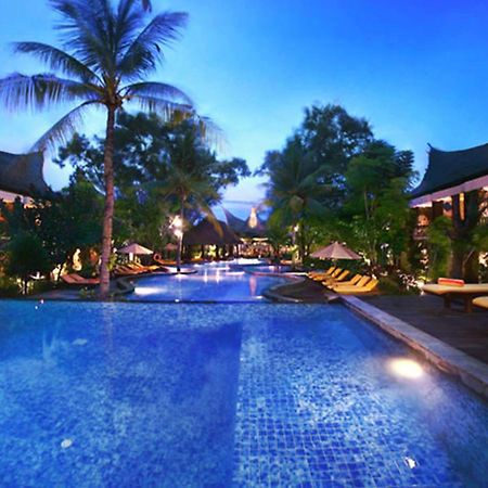Aston Sunset Beach Resort - Джили Трауанган Екстериор снимка