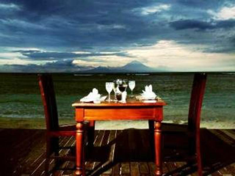 Aston Sunset Beach Resort - Джили Трауанган Екстериор снимка